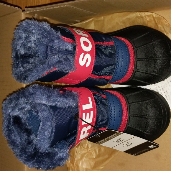 Sorel Other - NWT Sorel toddler boots size 6